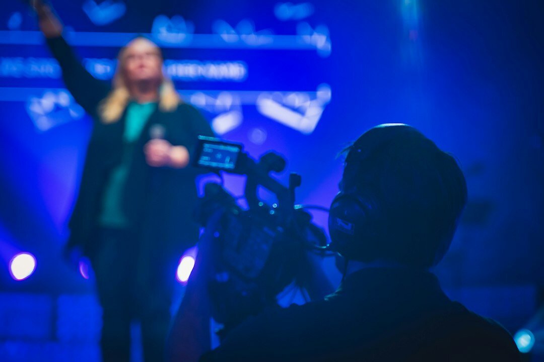 celebrity influencer on stage